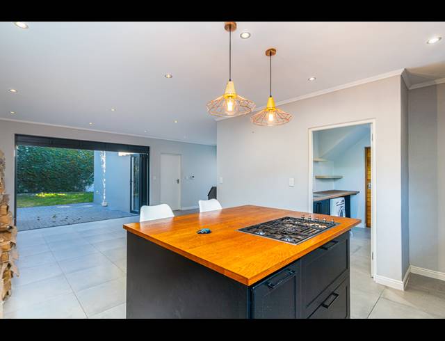 3 BEDROOM FREEHOLD FOR SALE IN SAGEWOOD
